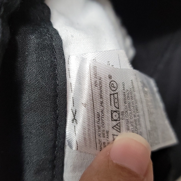 Old Navy Everyday shorts! Size:4 - Picture 4 of 6